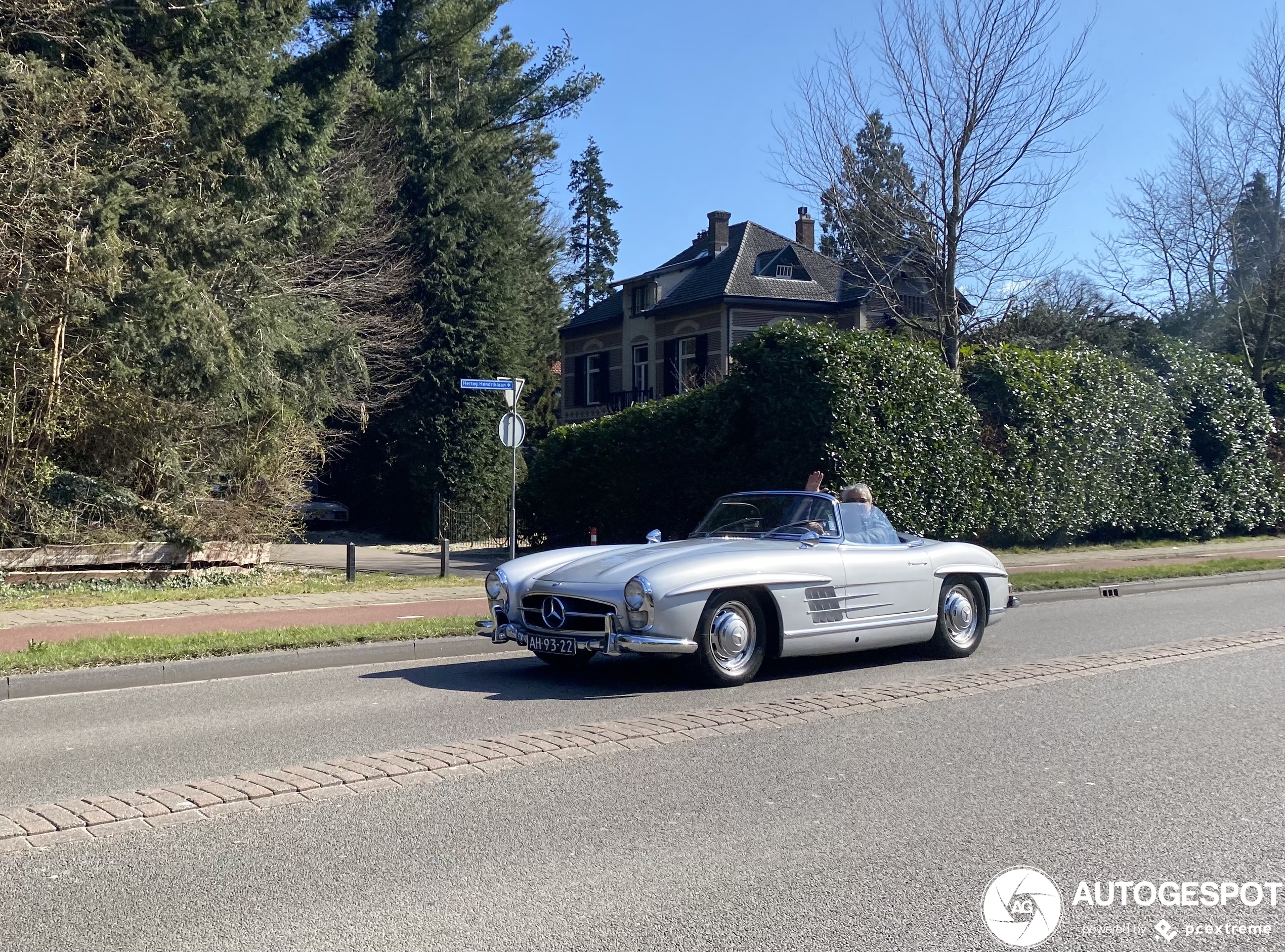 Mercedes-Benz 300SL Roadster