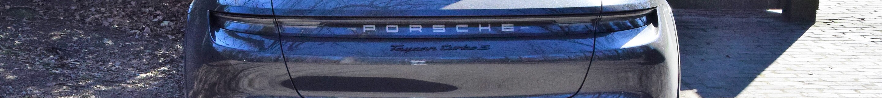 Porsche Taycan Turbo S Cross Turismo