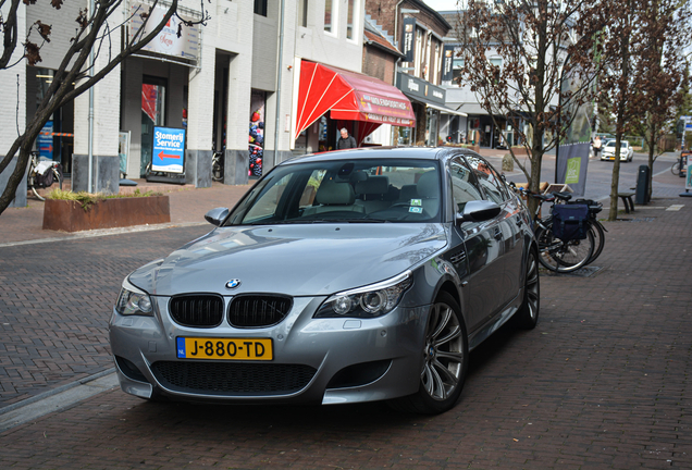 BMW M5 E60 2005