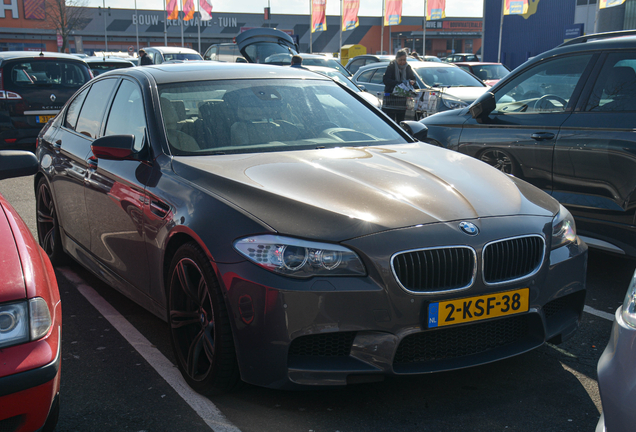 BMW M5 F10 2011