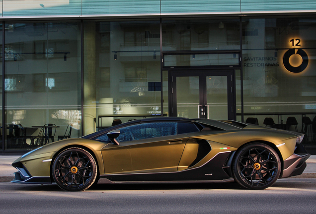 Lamborghini Aventador LP780-4 Ultimae Roadster