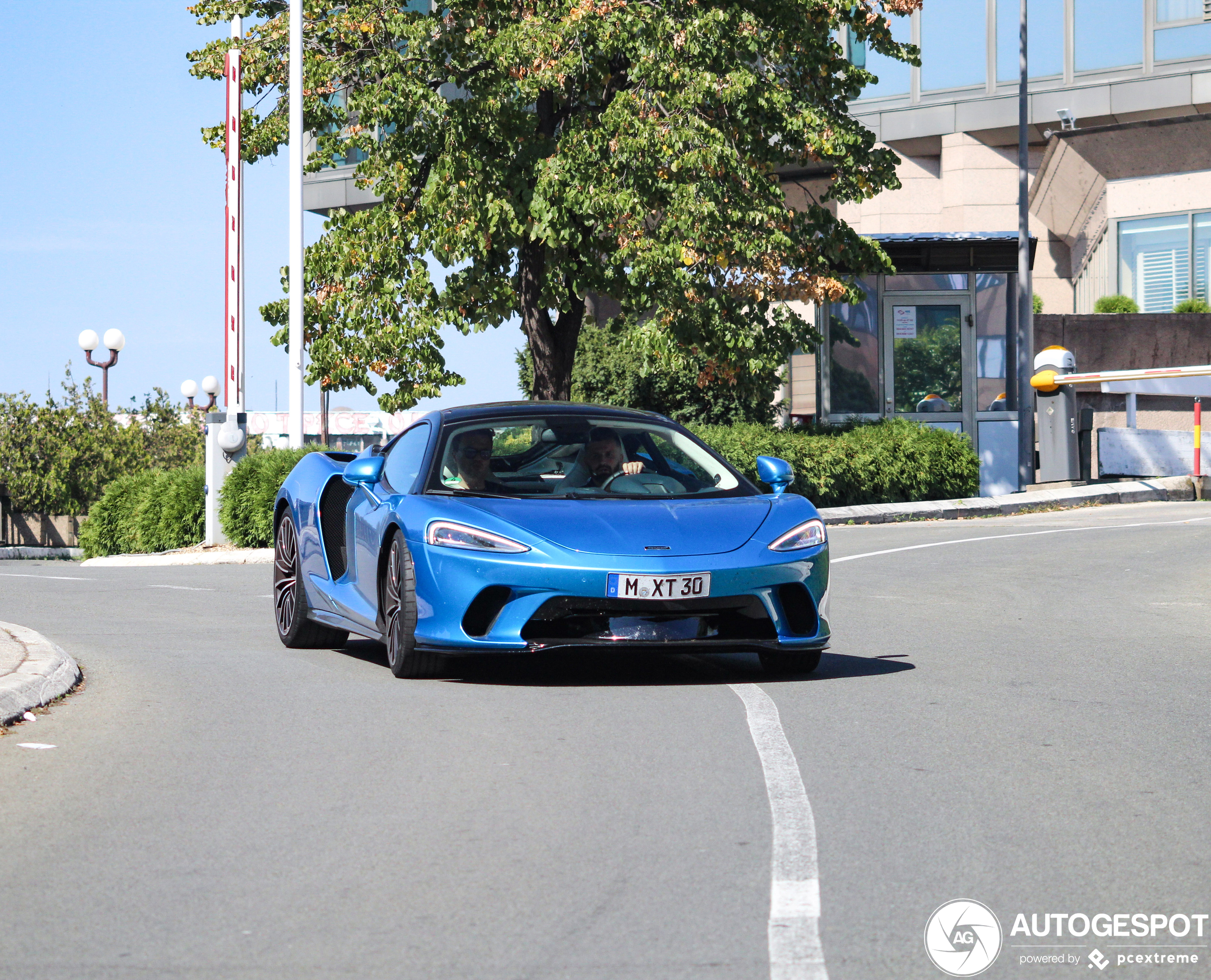 McLaren GT