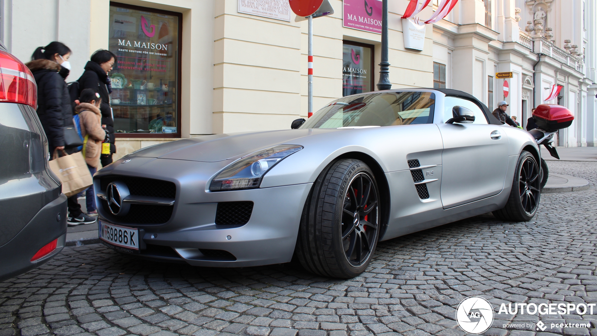 Mercedes-Benz SLS AMG Roadster