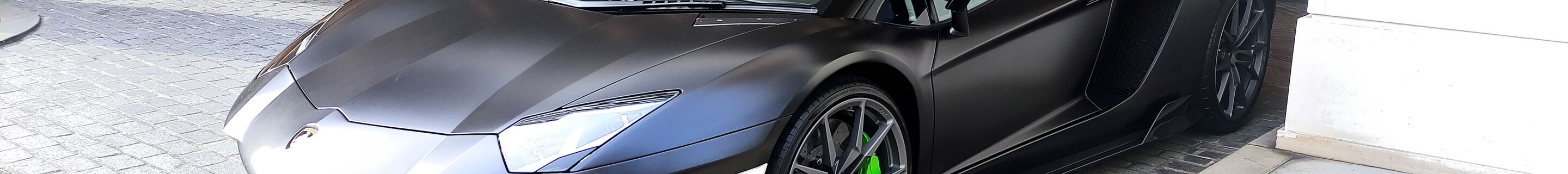 Lamborghini Aventador S LP740-4 Roadster Nero Design