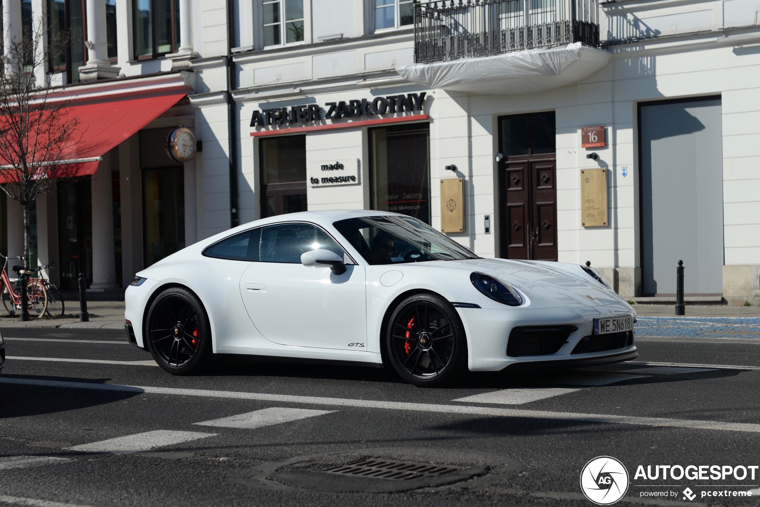 Porsche 992 Carrera 4 GTS