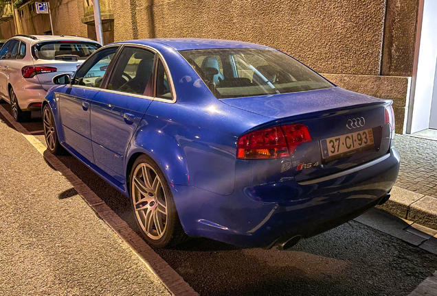 Audi RS4 Sedan