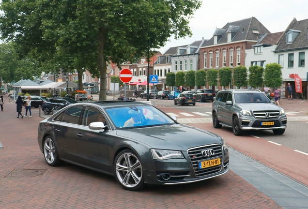 Audi S8 D4