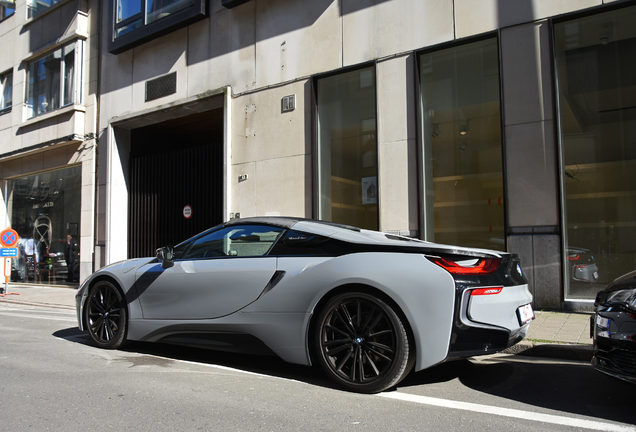 BMW i8 Roadster