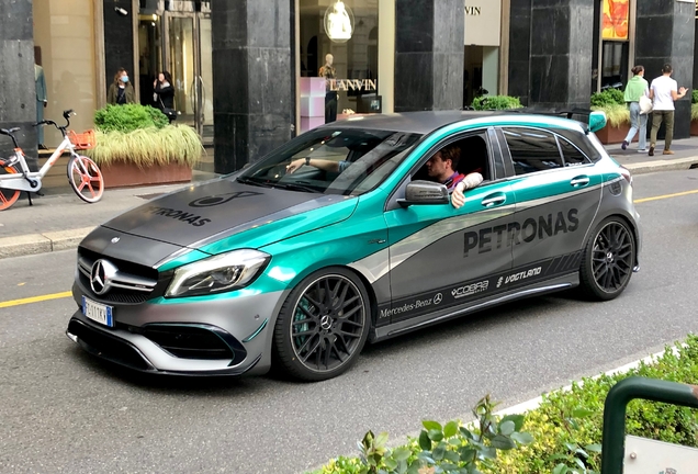 Mercedes-AMG A 45 W176 2015