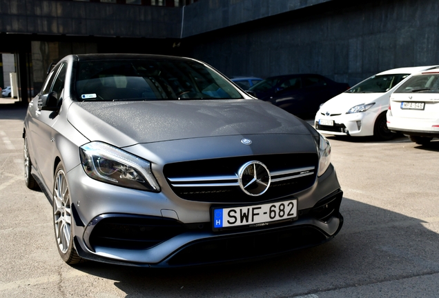 Mercedes-AMG A 45 W176 2015