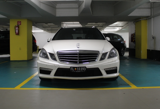 Mercedes-Benz E 63 AMG S212 V8 Biturbo