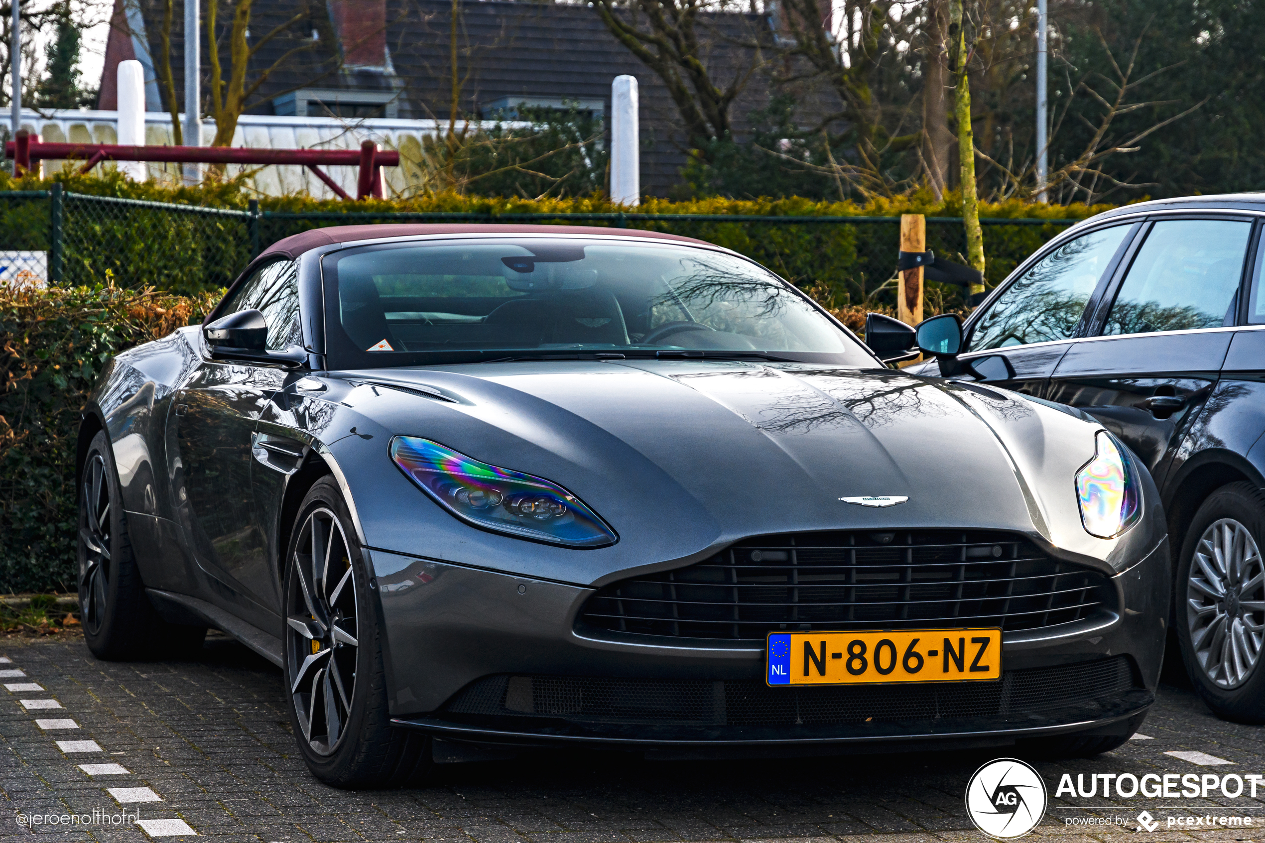 Aston Martin DB11 V8 Volante