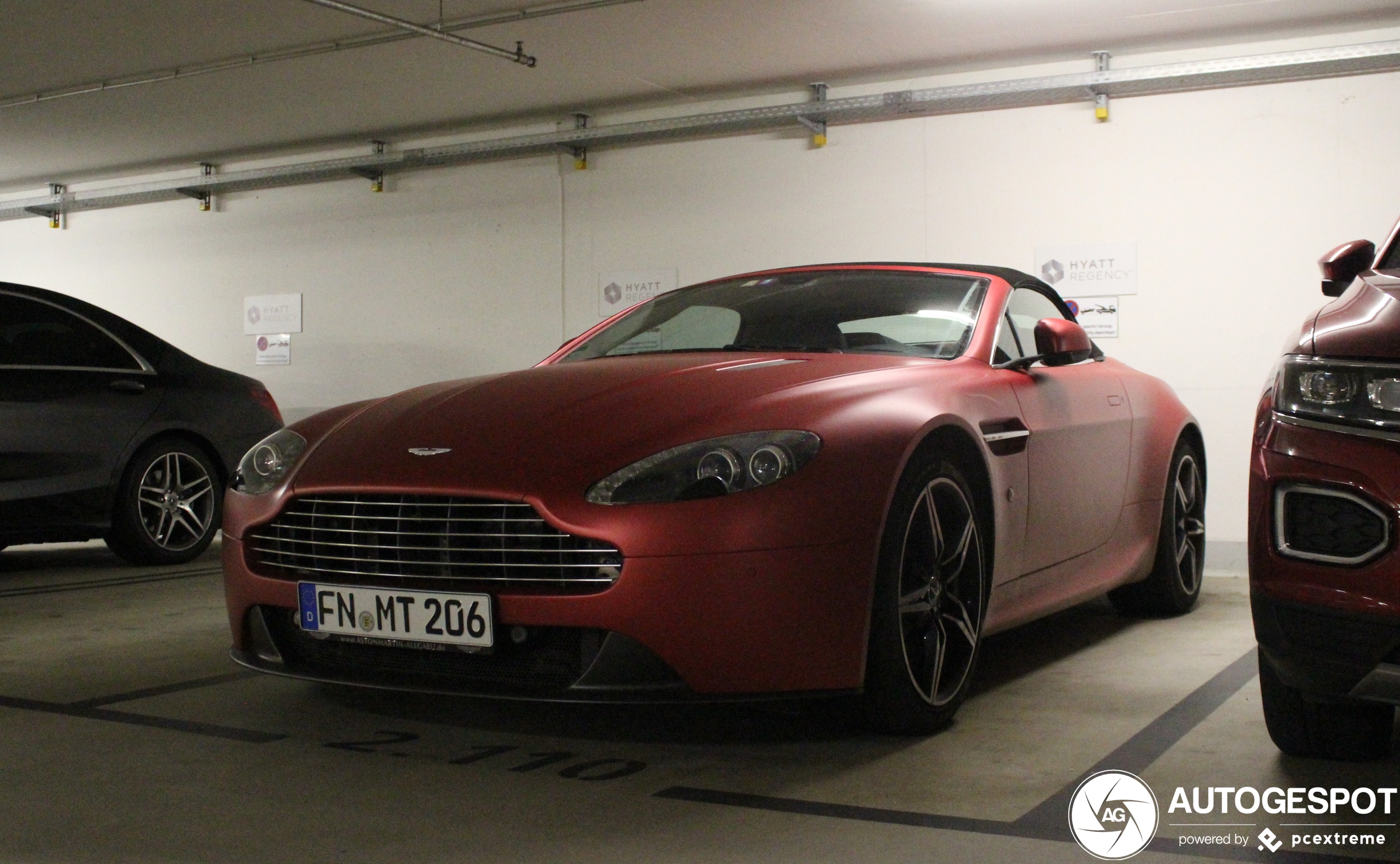 Aston Martin V8 Vantage Roadster 2012