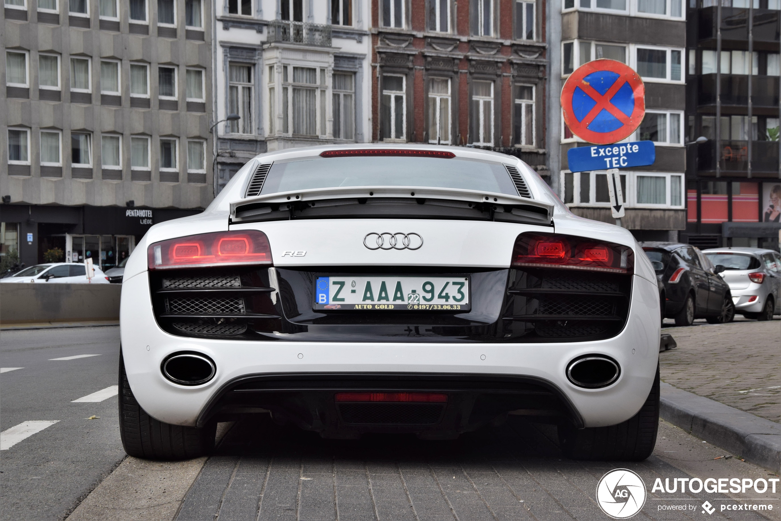 Audi R8 V10