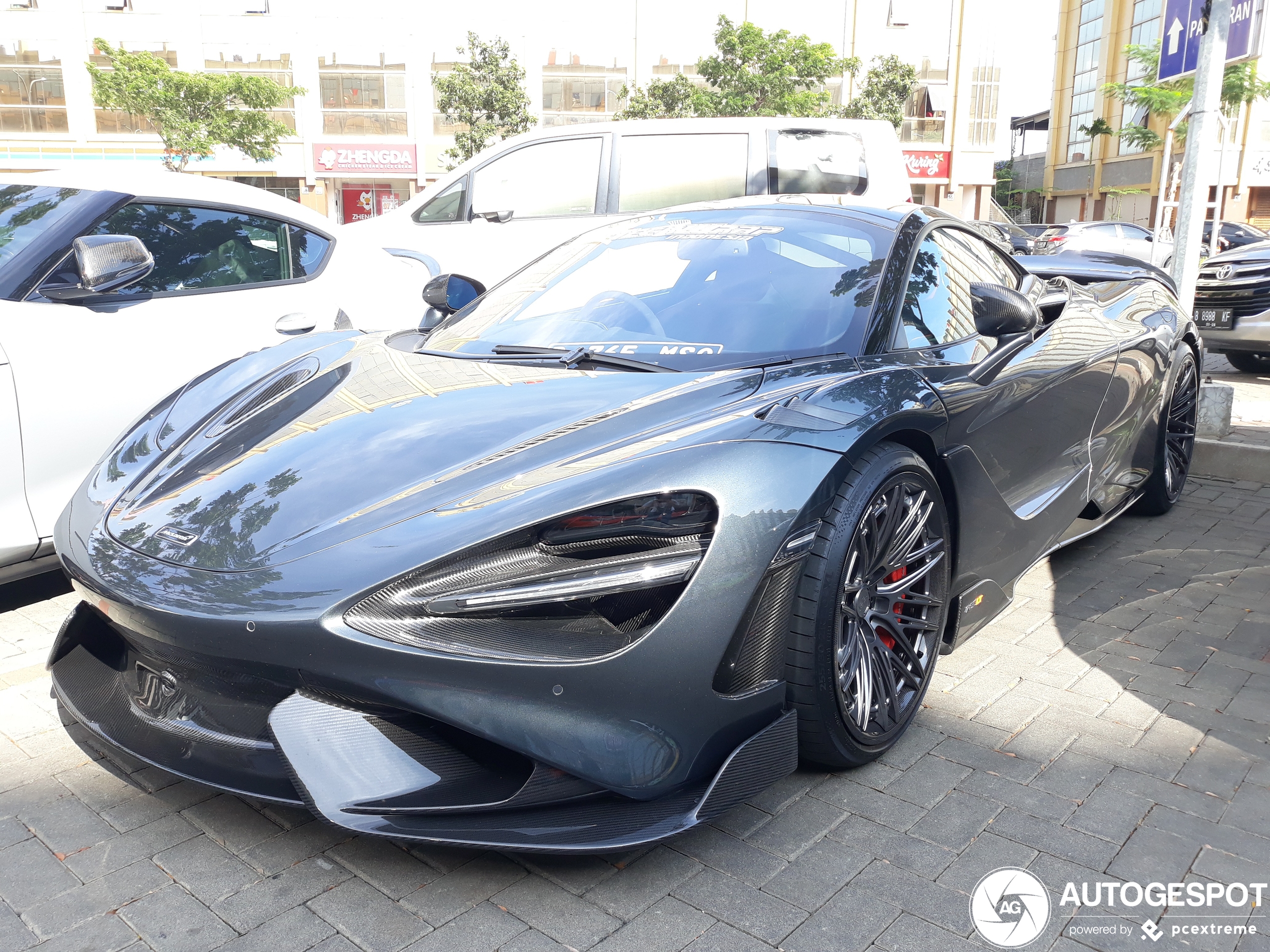 McLaren 765LT