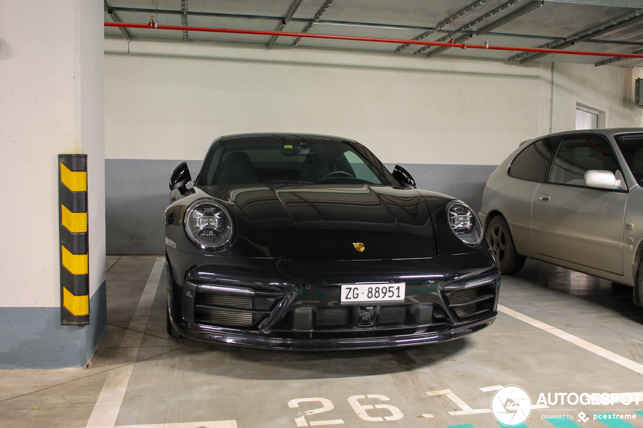 Porsche 992 Carrera 4S