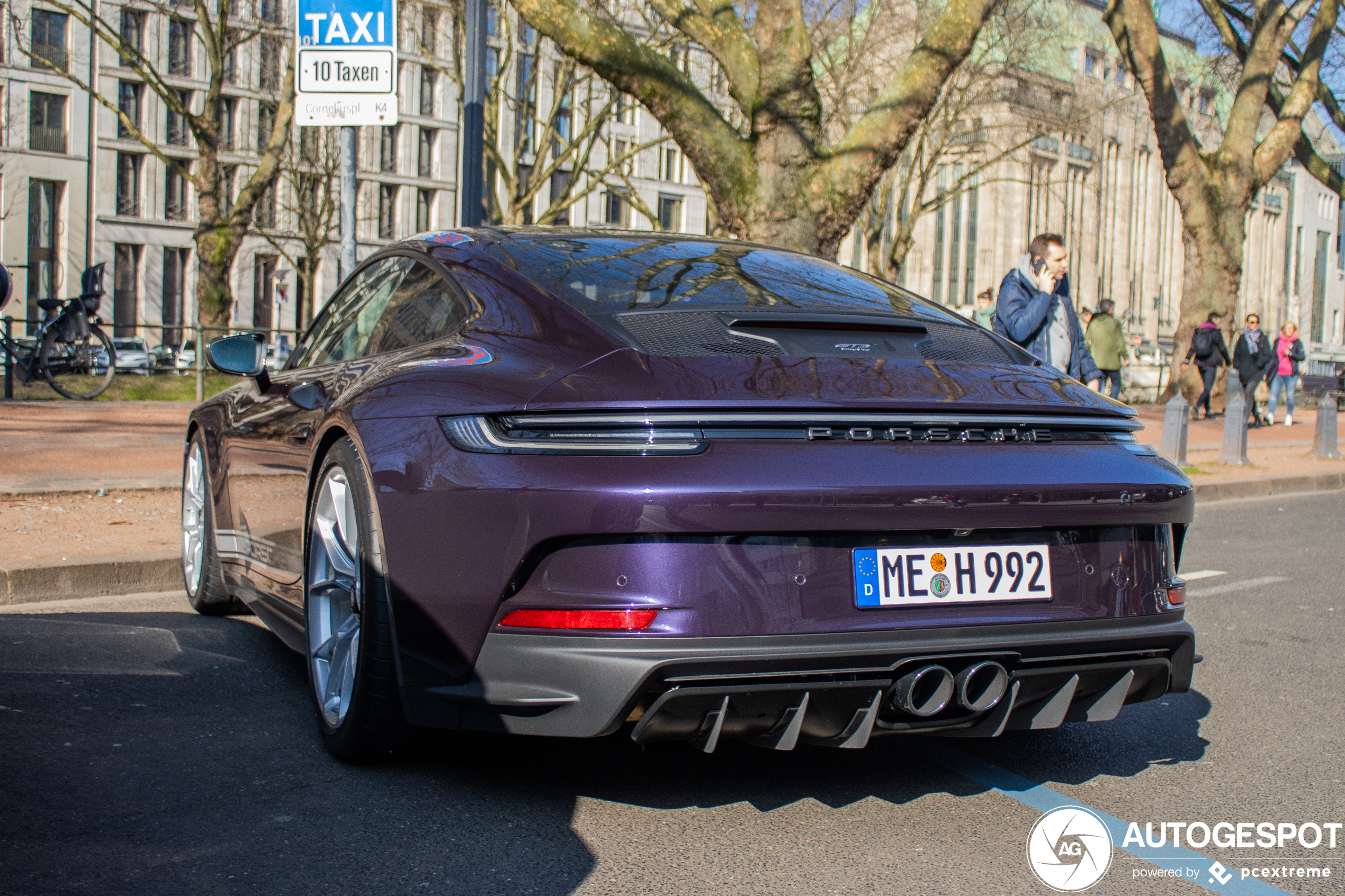 Porsche 992 GT3 Touring