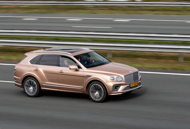 Bentley Bentayga Hybrid 2021