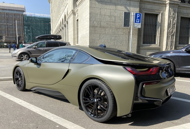 BMW i8