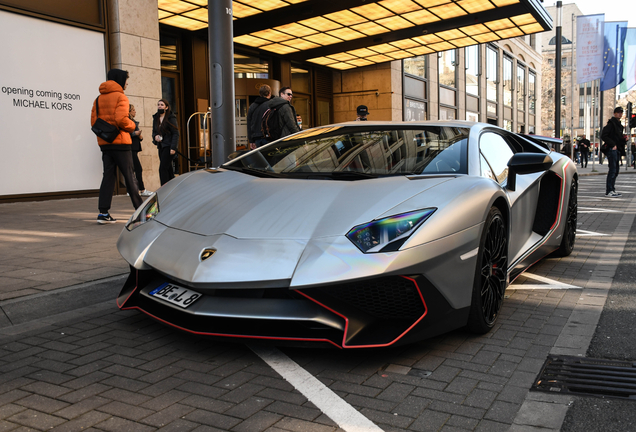 Lamborghini Aventador LP750-4 SuperVeloce