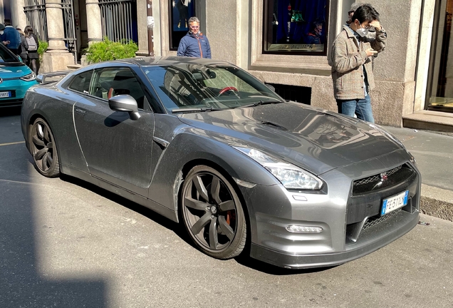 Nissan GT-R