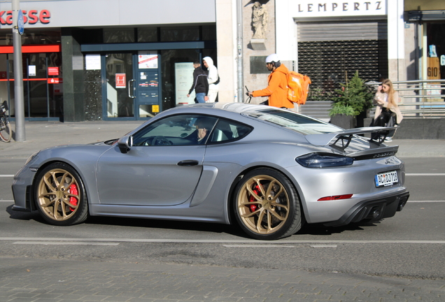 Porsche 718 Cayman GT4