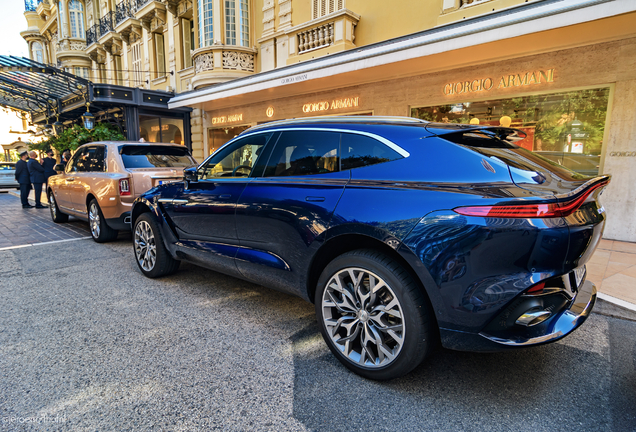 Aston Martin DBX