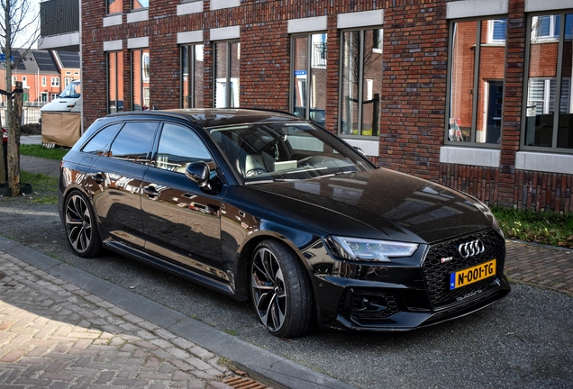 Audi RS4 Avant B9