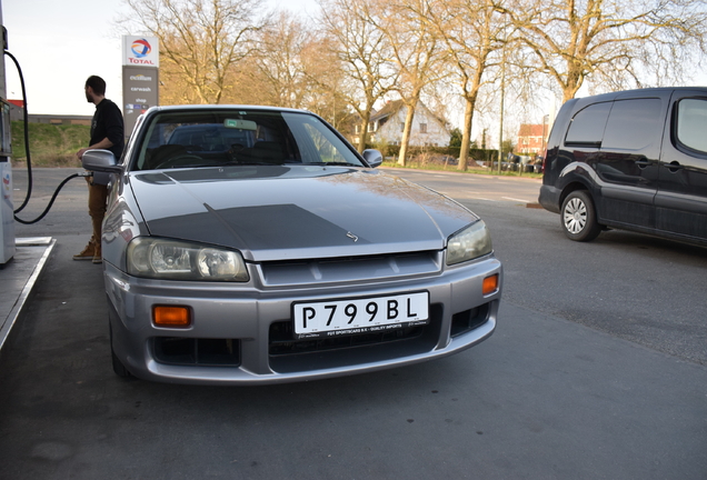 Nissan Skyline R34 Sedan