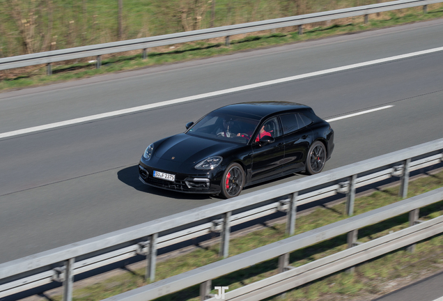 Porsche 971 Panamera GTS Sport Turismo