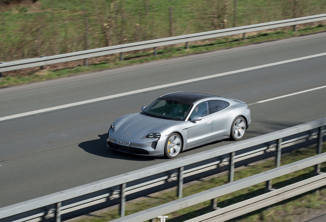 Porsche Taycan Turbo S