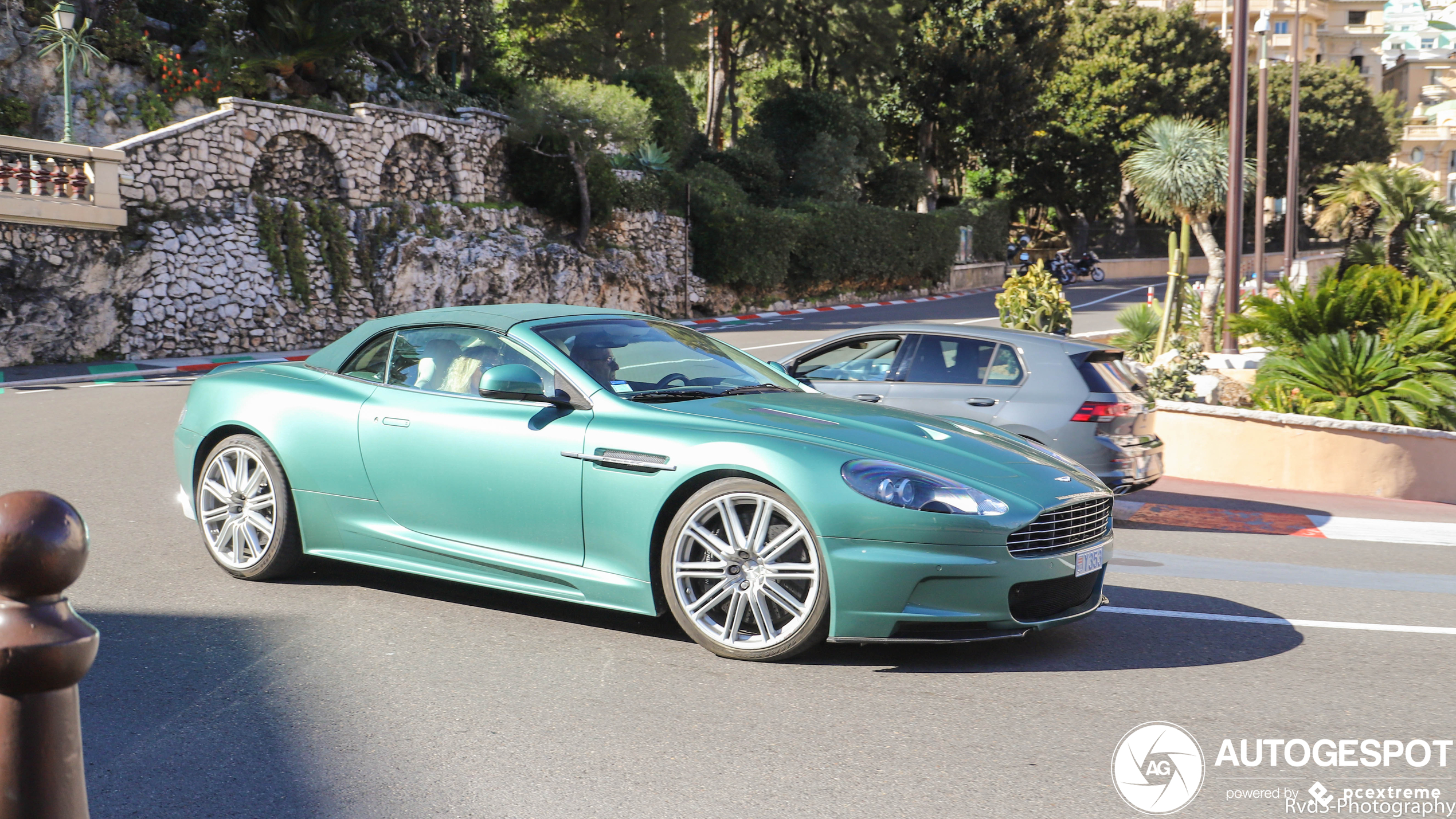 Aston Martin DBS Volante