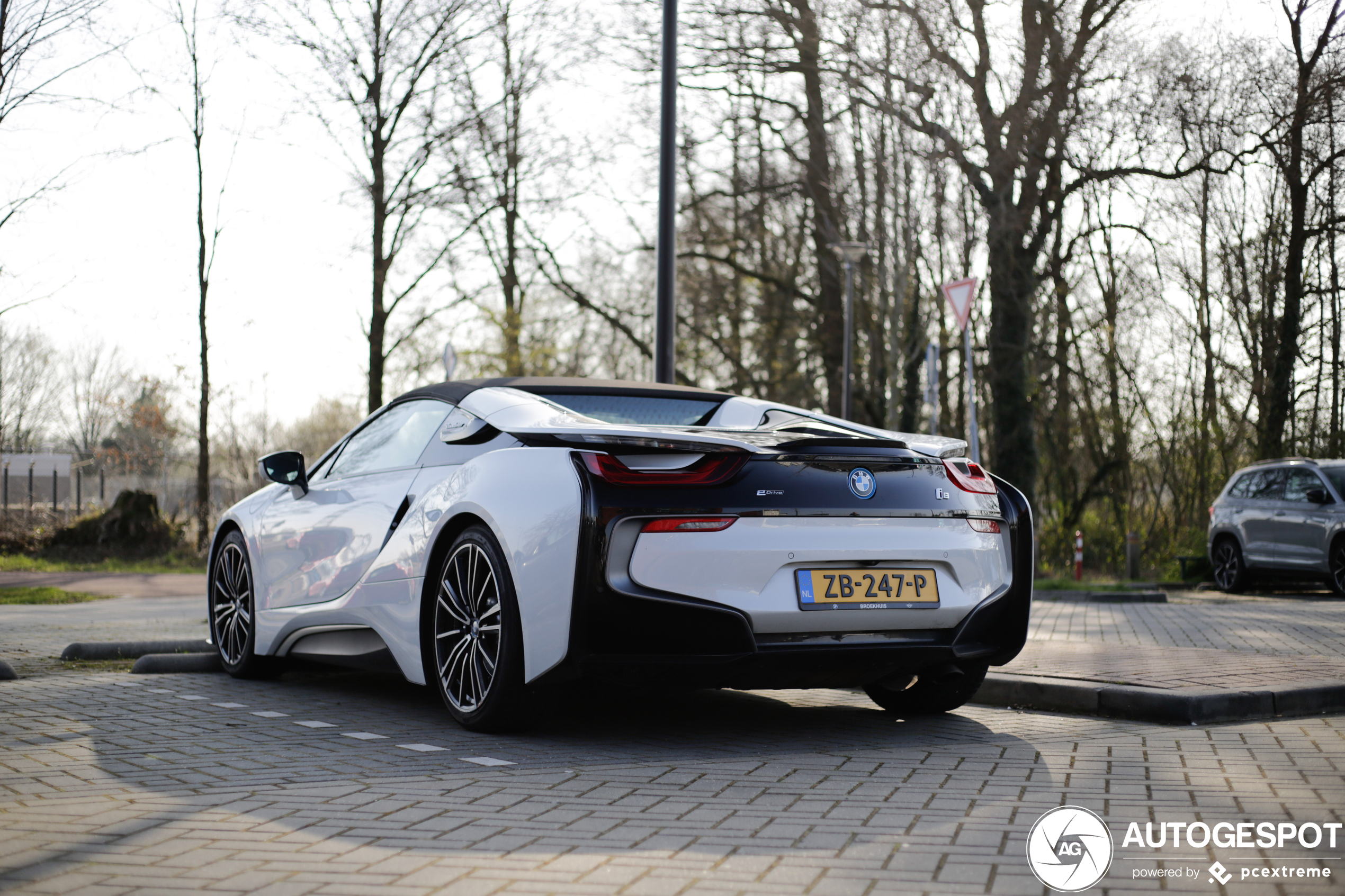 BMW i8 Roadster