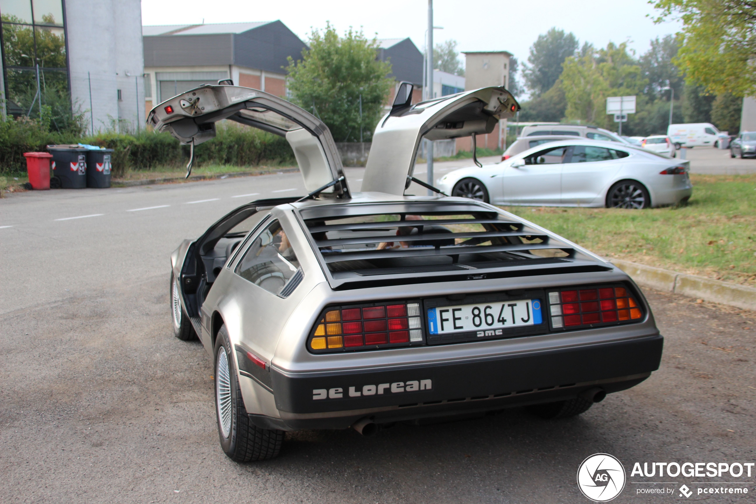 DeLorean DMC-12