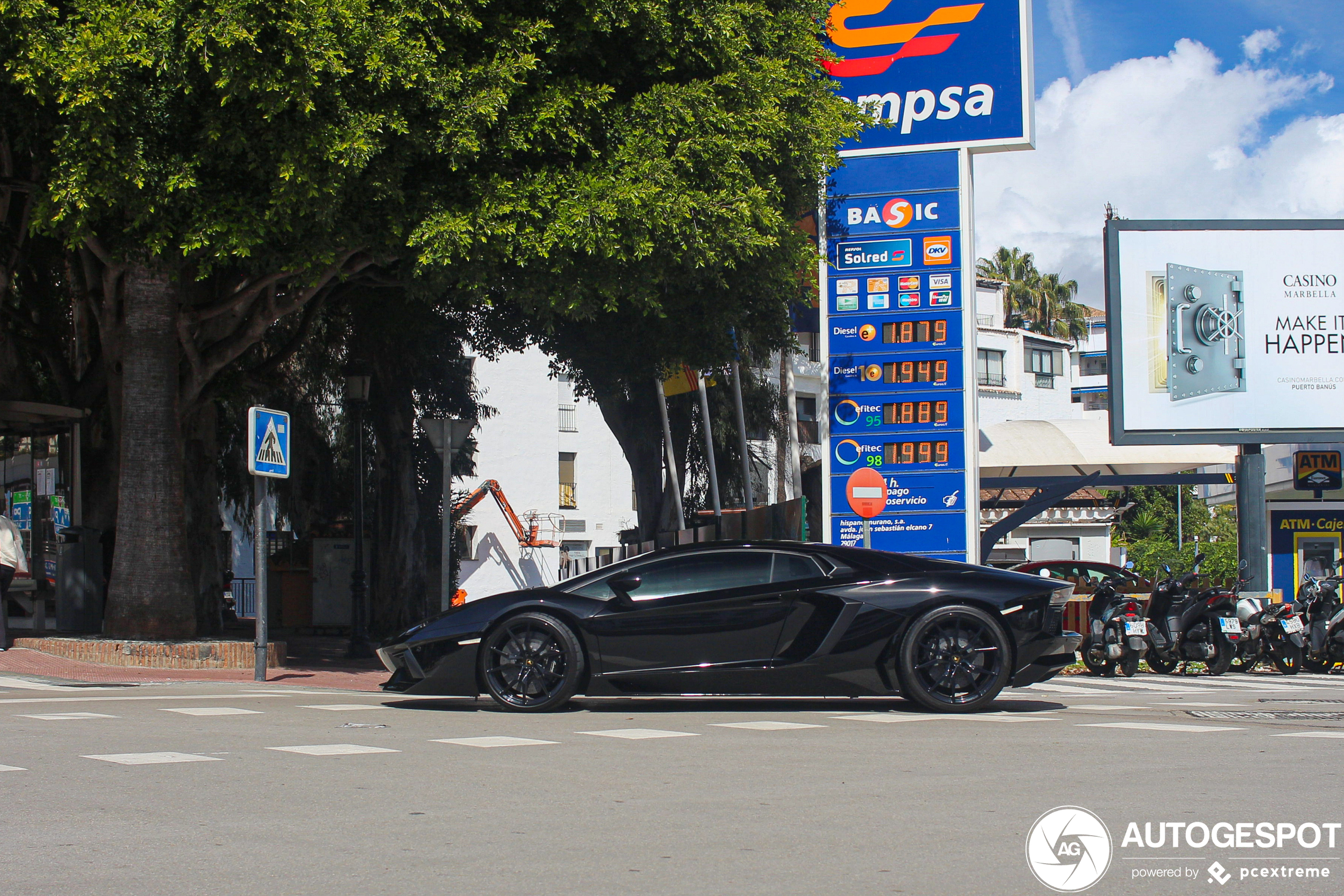 Lamborghini Aventador LP700-4