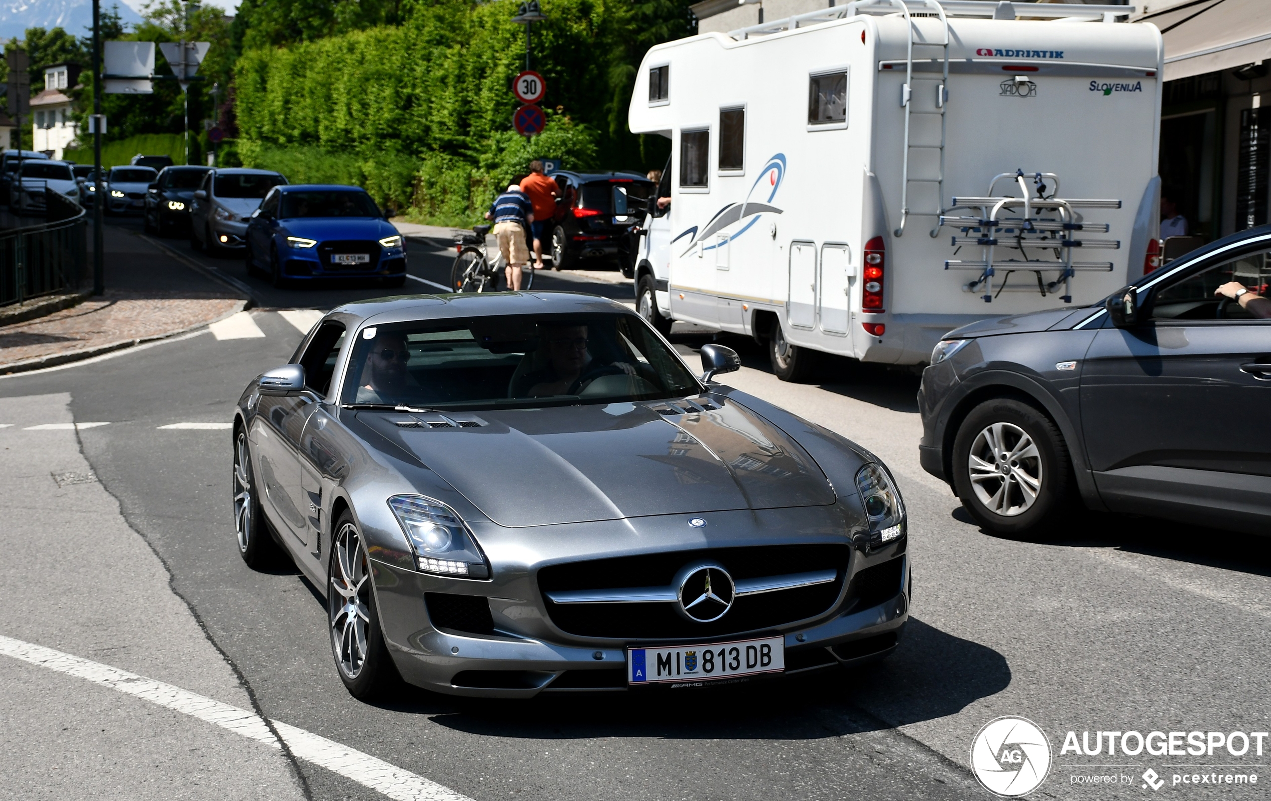 Mercedes-Benz SLS AMG