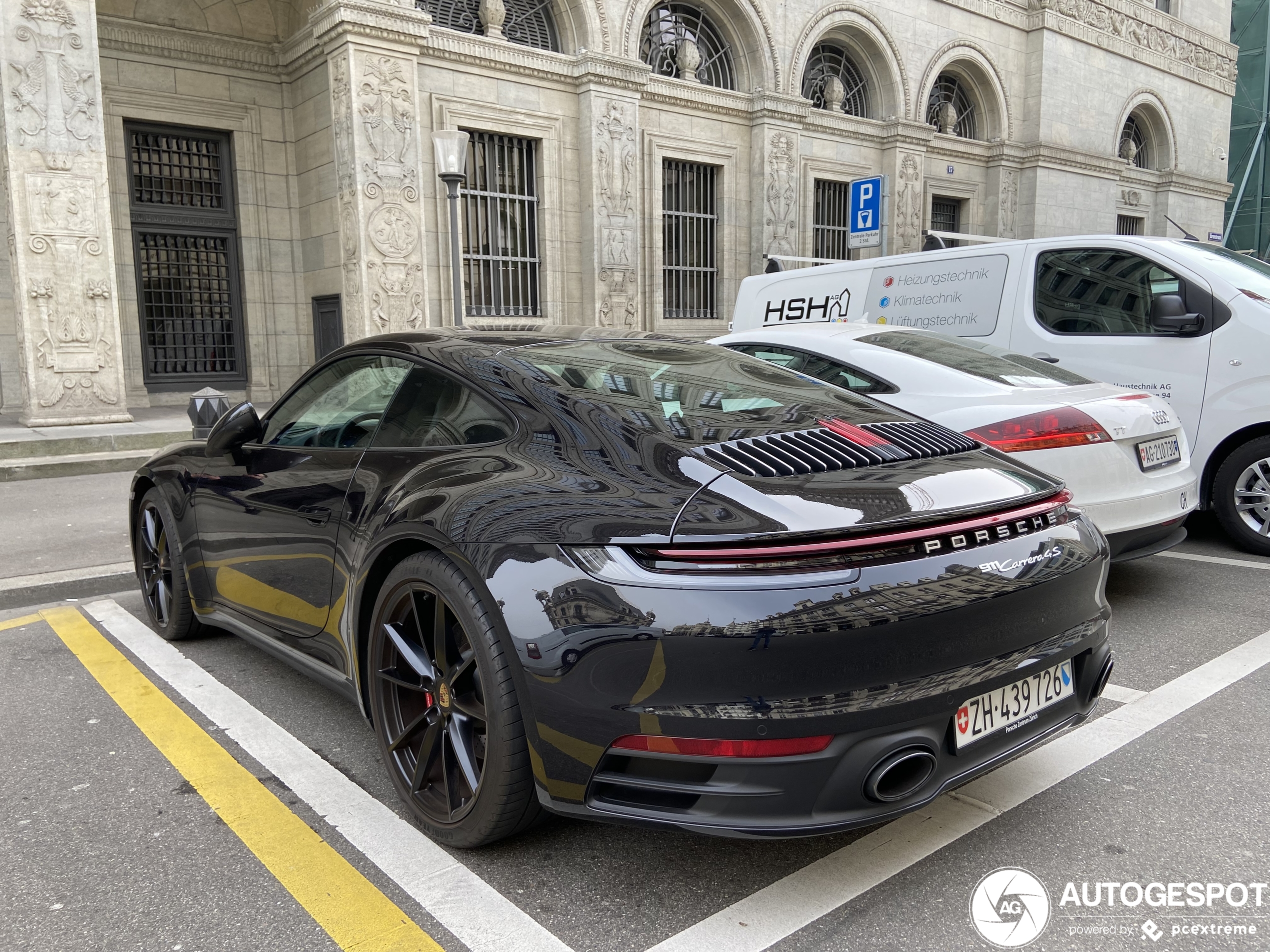 Porsche 992 Carrera 4S