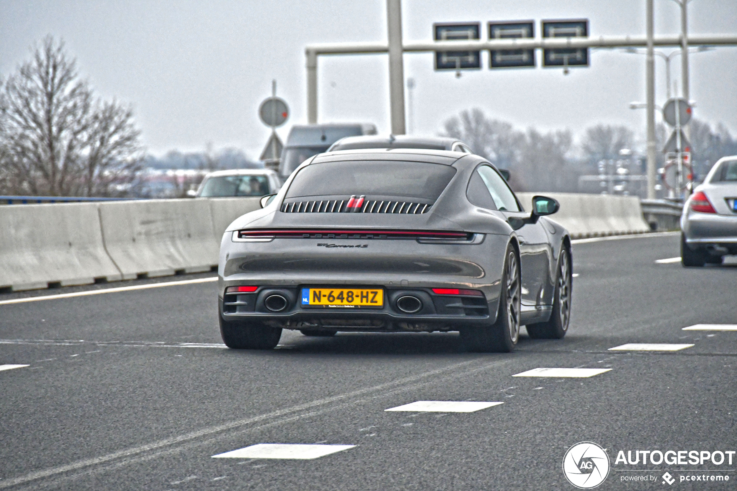 Porsche 992 Carrera 4S