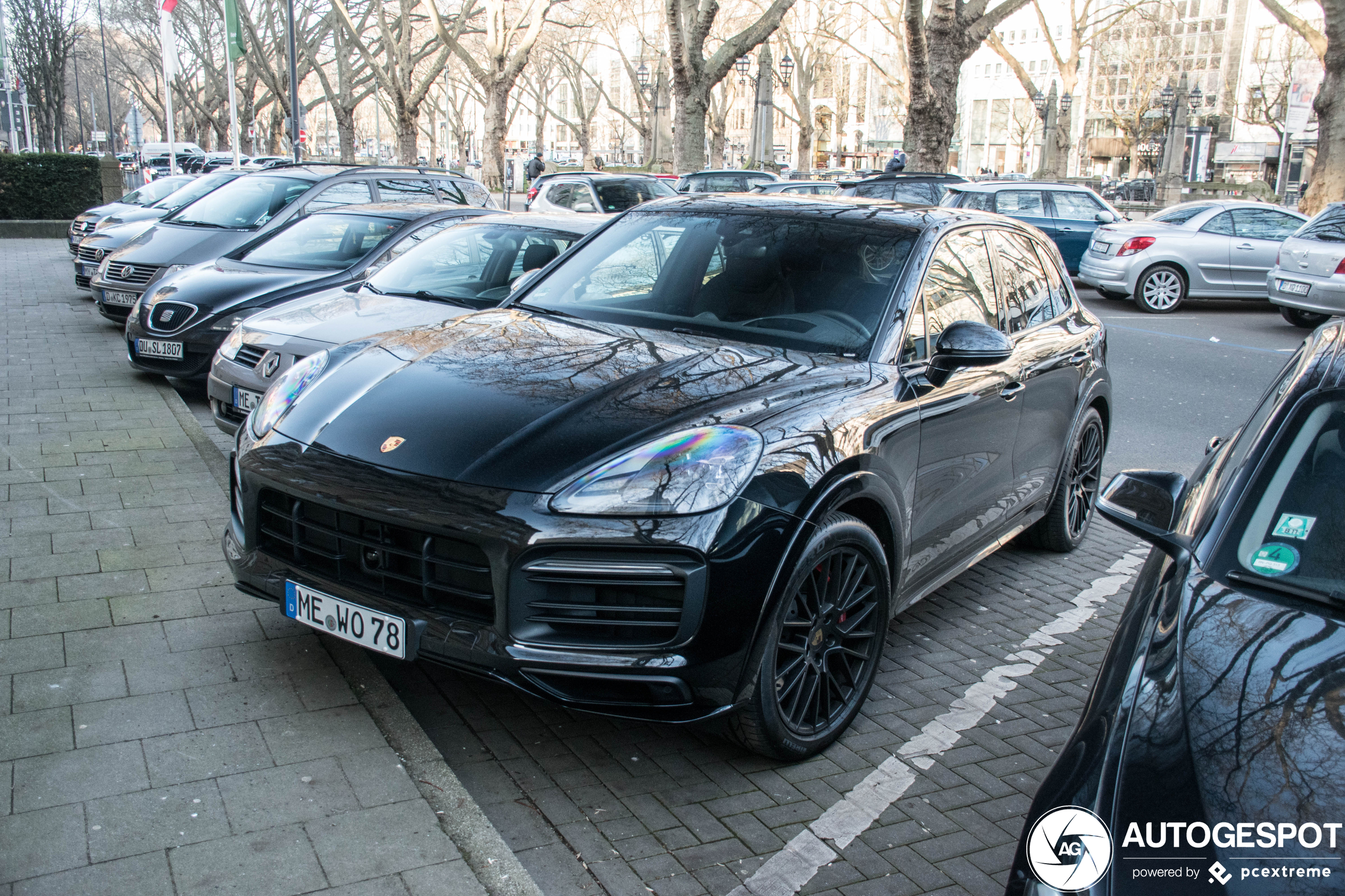 Porsche 9YA Cayenne GTS