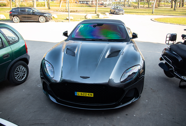 Aston Martin DBS Superleggera Volante