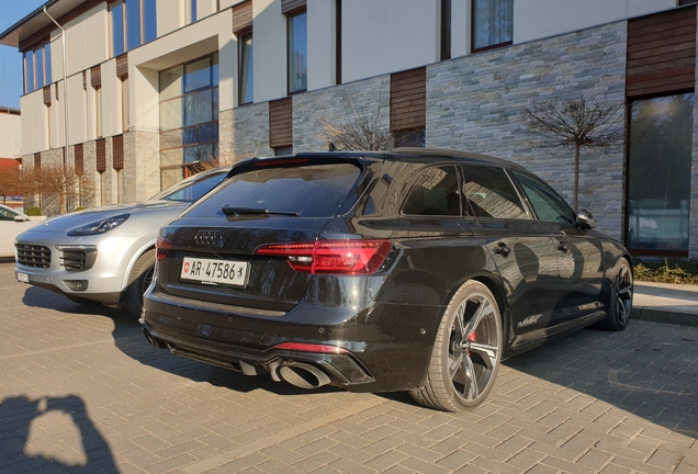 Audi RS4 Avant B9