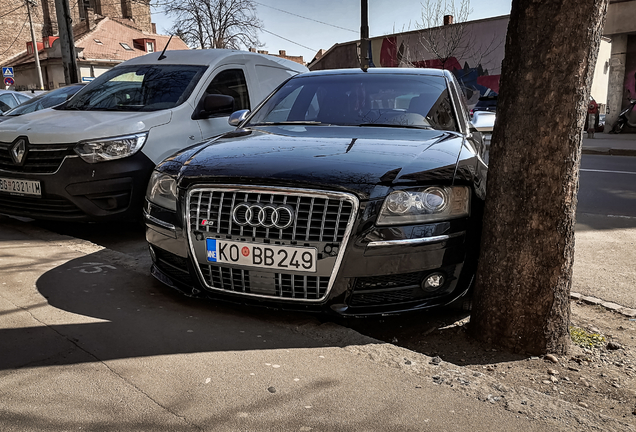 Audi S8 D3