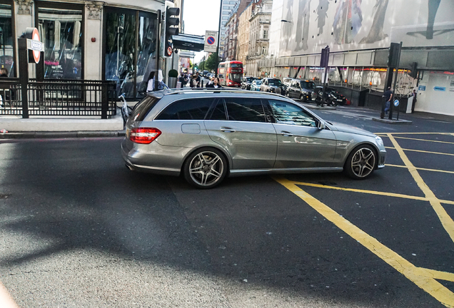 Mercedes-Benz E 63 AMG S212 V8 Biturbo