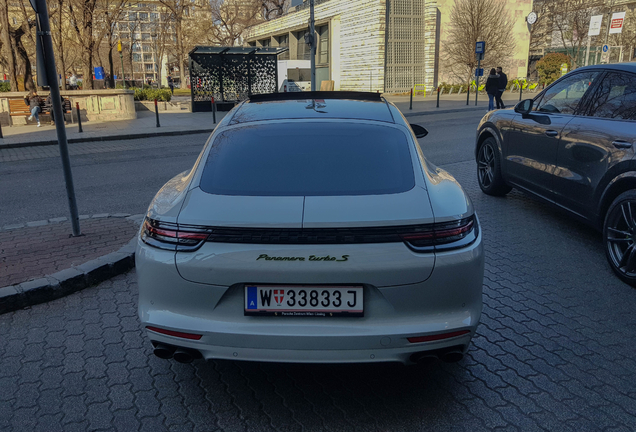 Porsche 971 Panamera Turbo S E-Hybrid Executive