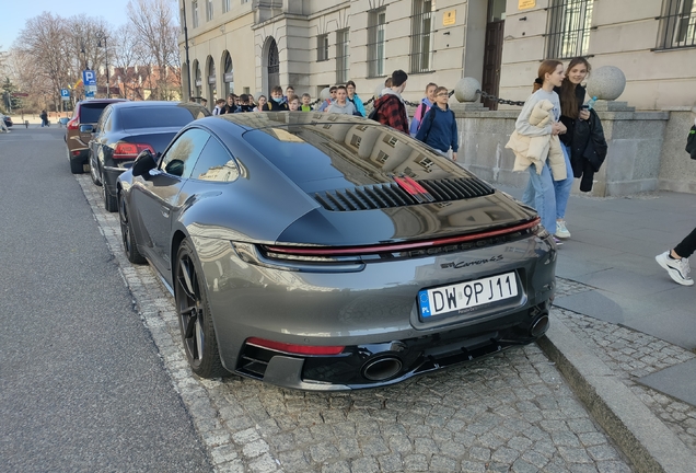 Porsche 992 Carrera 4S