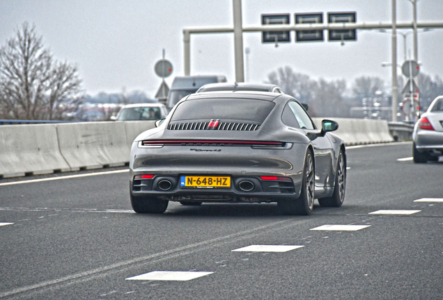 Porsche 992 Carrera 4S