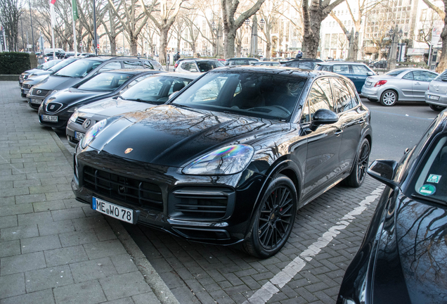 Porsche 9YA Cayenne GTS