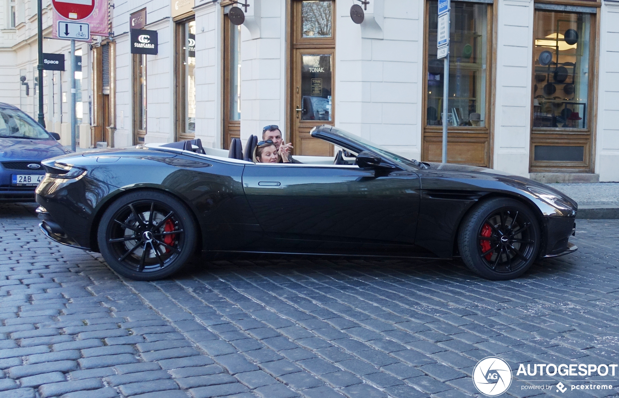 Aston Martin DB11 V8 Volante