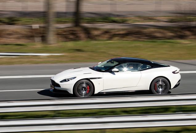 Aston Martin DB11