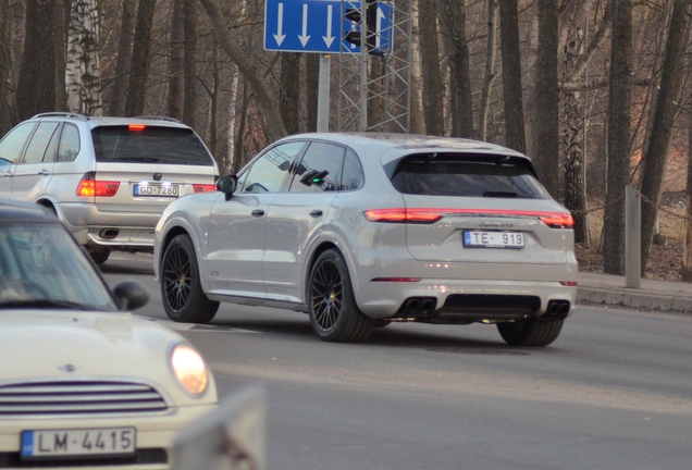 Porsche 9YA Cayenne GTS